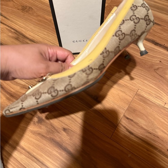 Gucci Brown and Yellow Heels with Elegant Design - Picture 3 of 6